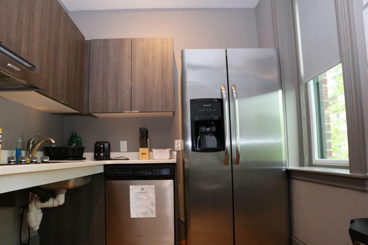 A Stylish Stay W/ A Queen Bed, Heated Floors.. #21 Brookline Eksteriør bilde